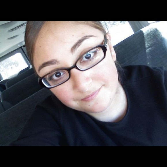 Meet your Posher, Dalila - Picture 1 of 1